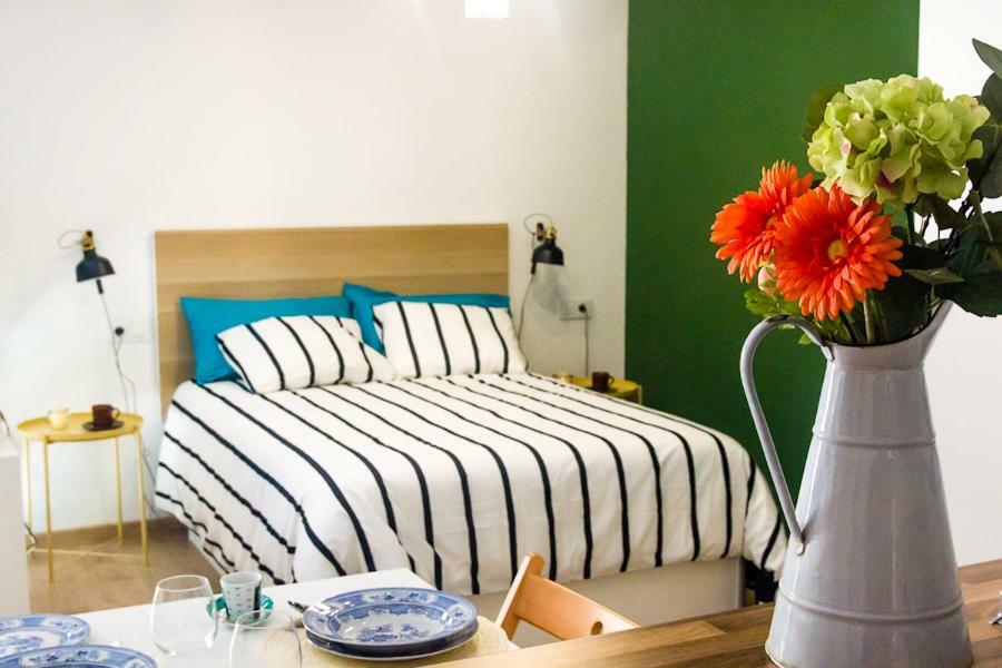 Monkeys Apartments San Isidoro セビリア エクステリア 写真